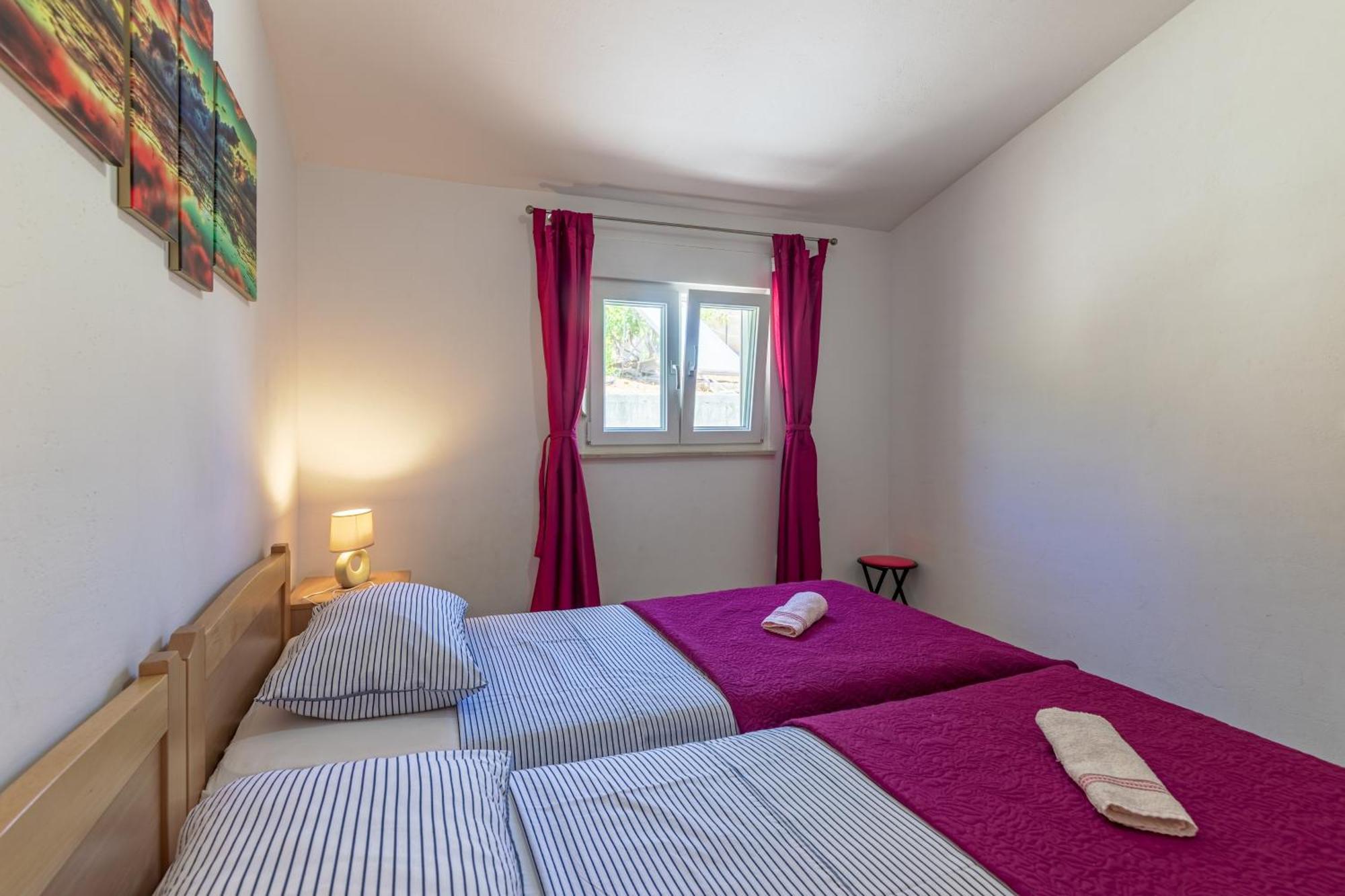 Seaside Secluded Apartments Cove Torac, Hvar - 575 Gdinj Værelse billede